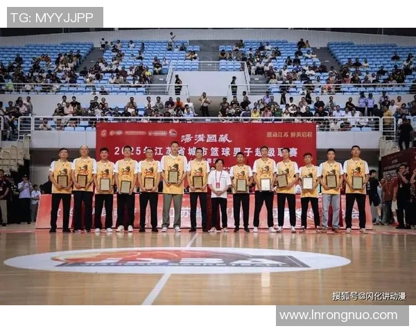 南京篮球队在篮球团队协作排行榜中荣获第四名展现出色团队精神与默契配合 南京篮球队在篮球团队协作排行榜中荣获第四名展现出色团队精神与默契配合