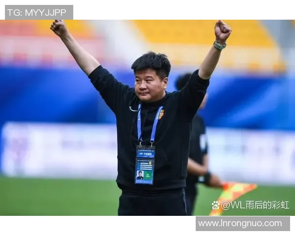 姓凪的足球明星如何在绿茵场上书写传奇人生与辉煌成就