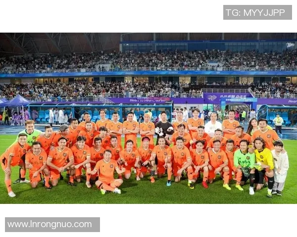 现役足球明星的风采与成就解析探讨他们在赛场上的影响力与未来发展方向 现役足球明星的风采与成就解析探讨他们在赛场上的影响力与未来发展方向