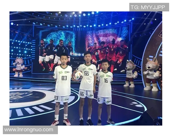 西安足球队荣登足球配合排行榜第三名展现团队实力与默契 西安足球队荣登足球配合排行榜第三名展现团队实力与默契