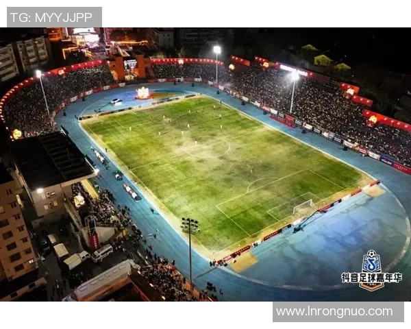 足球明星在抖音上展现精彩球技引发热潮，粉丝纷纷点赞互动热情高涨