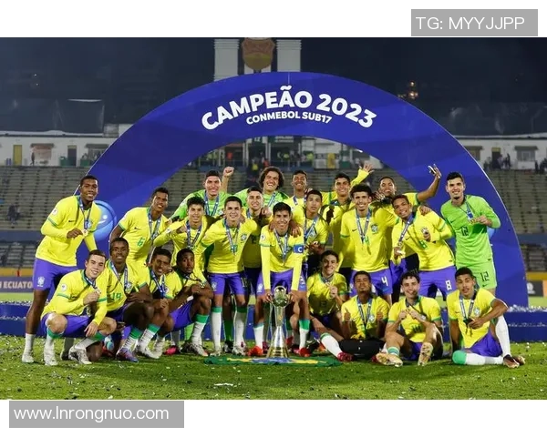 足球明星携手饮料品牌展现激情与活力的广告视频盛宴 足球明星携手饮料品牌展现激情与活力的广告视频盛宴