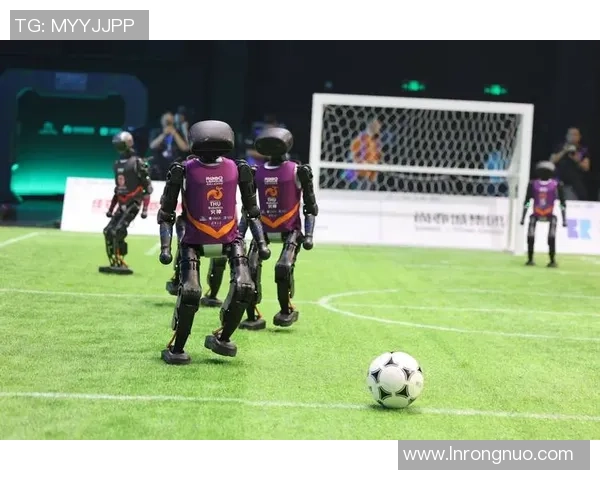 重庆足球队与广州足球队赛后复盘分析及配合策略探讨 重庆足球队与广州足球队赛后复盘分析及配合策略探讨