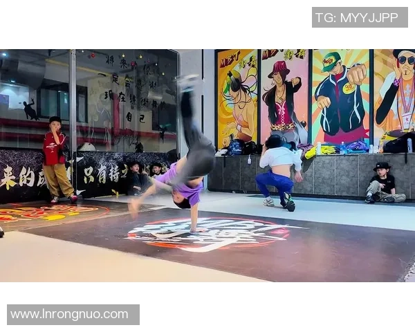 城市马拉松特别报道:广州街舞队的突破历程 城市马拉松特别报道:广州街舞队的突破历程